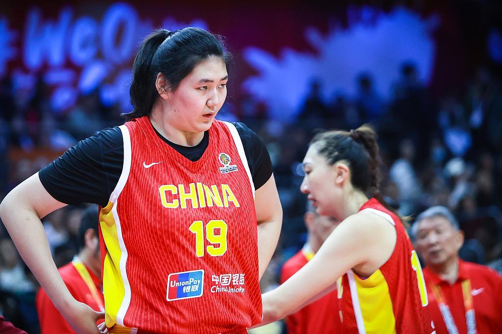 开云体育APP-打完捷克，才搞懂中国女篮中锋状态不佳的原因，球迷：怀念黄思静
